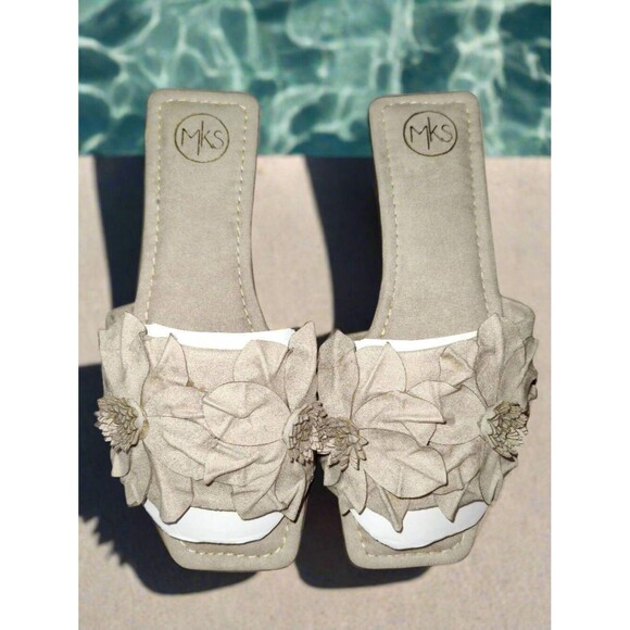 Women's Beige Floral Sandals - Picture 2 of 3